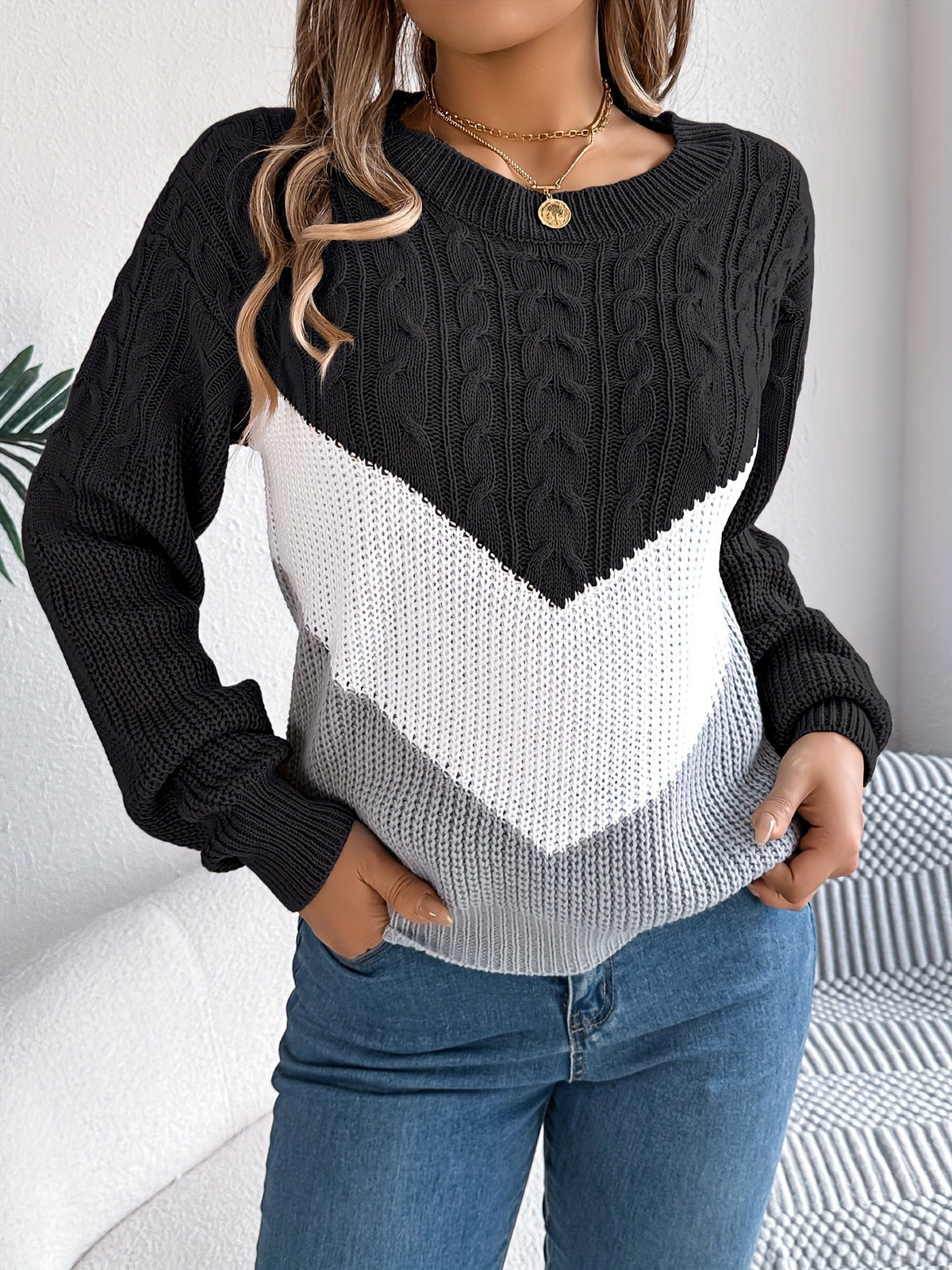 Noreen | Women's Color-Block Cable Knit Sweater – Round Neck