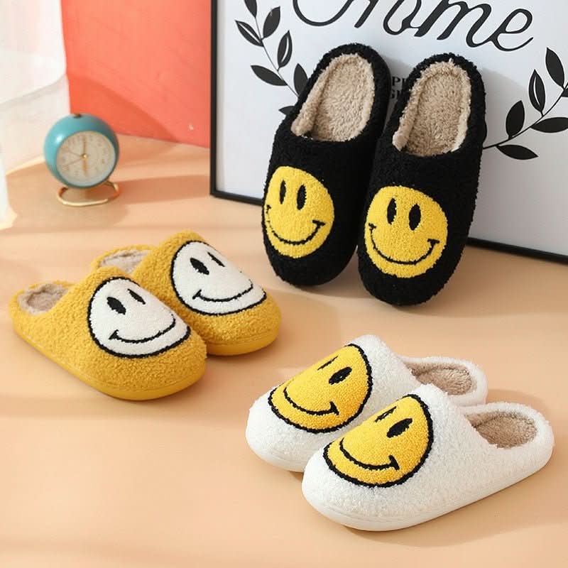 Mila | Women's Fuzzy Smiley Face Slippers – Sherpa Lined House Slippers with Thick Sole