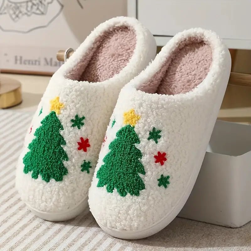 Holly | Women's Fuzzy Christmas Slippers – Plush Lining, Non-Slip Sole, Festive Motifs – Christmas Tree
